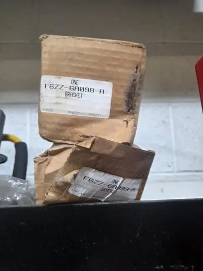 F6ZZ-6A098-A bracket and F6ZZ-6A099-A bracket